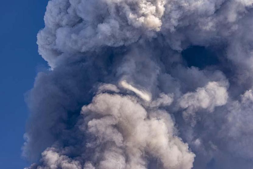 Kilometrelerce uzaklıktan görüldü Faaliyete geçti