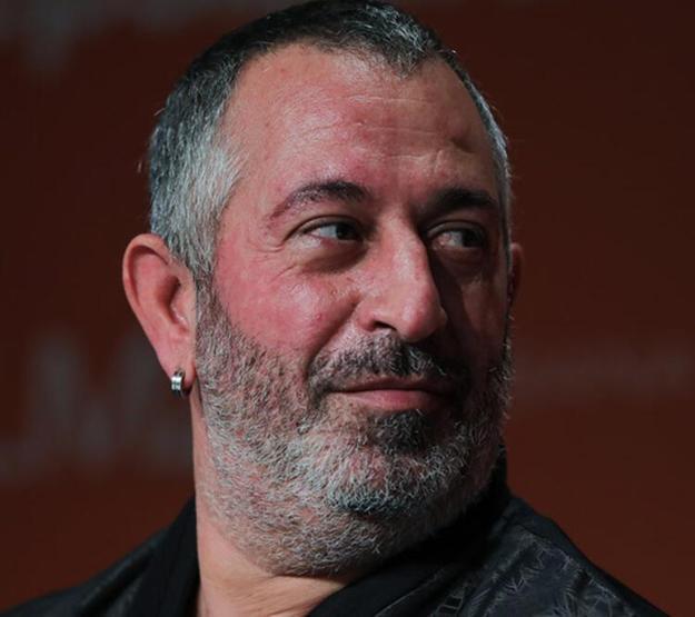 Cem Yılmaz koleksiyonuna iki son model spor otomobil daha kattı