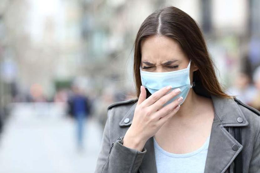 Konuşurken ıslanan maske hemen değiştirilmeli