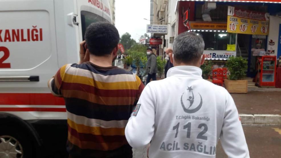 Taksiciler ve müşteri arasında bıçaklı kavga: 2 yaralı