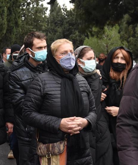 Bige Önalın babası Erhan Önal son yolculuğuna uğurlandı