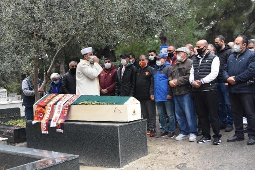 Bige Önalın babası Erhan Önal son yolculuğuna uğurlandı