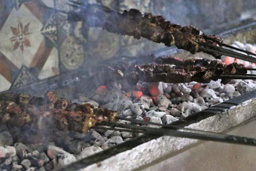 Diyarbakırda pandemiye rağmen günde 4 ton ciğer tüketiliyor