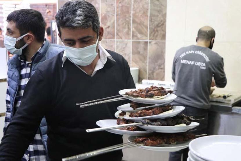 Diyarbakırda pandemiye rağmen günde 4 ton ciğer tüketiliyor