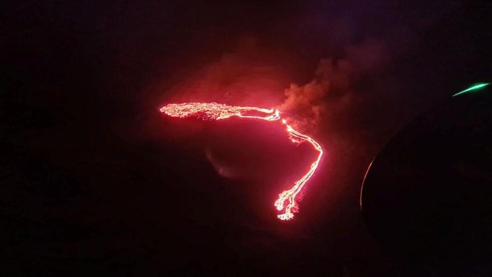 İzlandada Fagradals Yanardağı 6 bin yıl sonra faaliyete geçti
