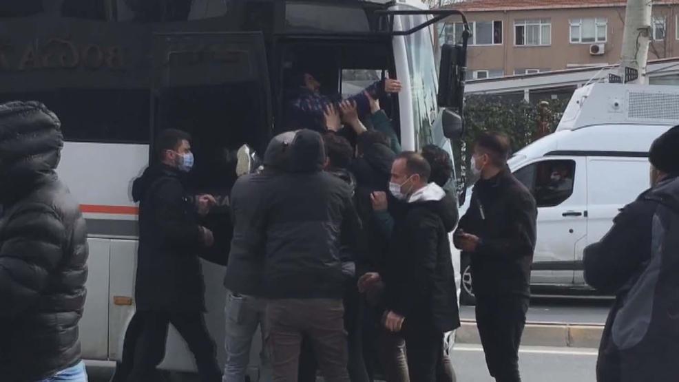 Boğaziçi Üniversitesinde 12 kişi gözaltına alındı