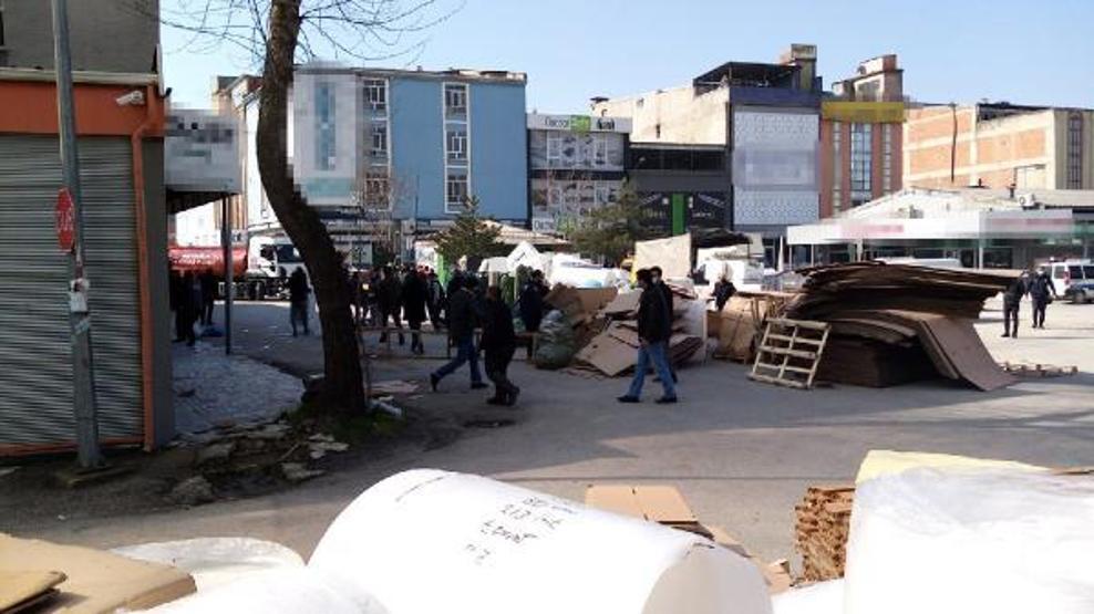Mobilya mağazasında çıkan yangın 1 saatte söndürüldü