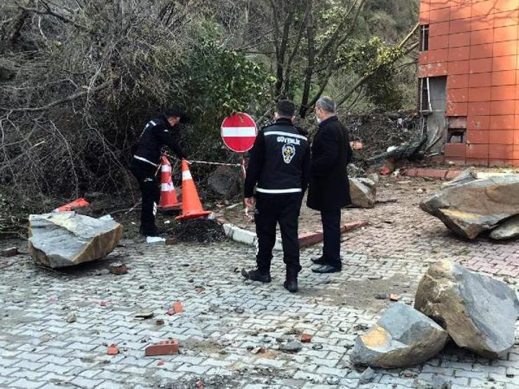 Zonguldakta otobüs terminali heyelan nedeniyle kapatıldı