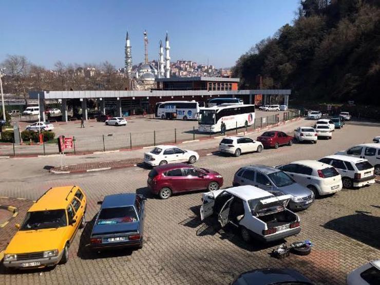 Zonguldakta otobüs terminali heyelan nedeniyle kapatıldı