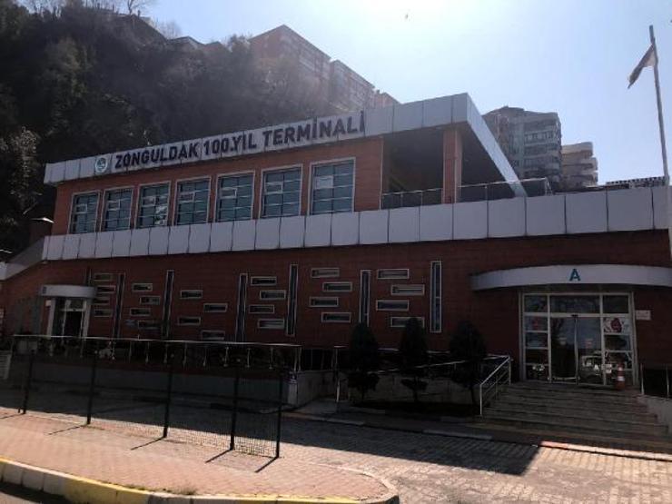 Zonguldakta otobüs terminali heyelan nedeniyle kapatıldı
