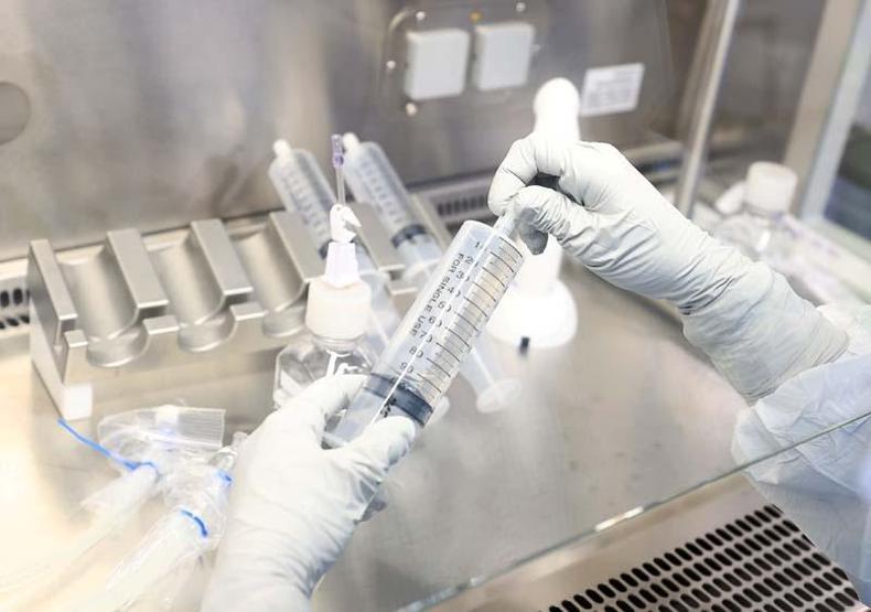 BioNTechin Marburgdaki Kovid-19 aşısı üretim tesisinin kapıları gazetecilere açıldı