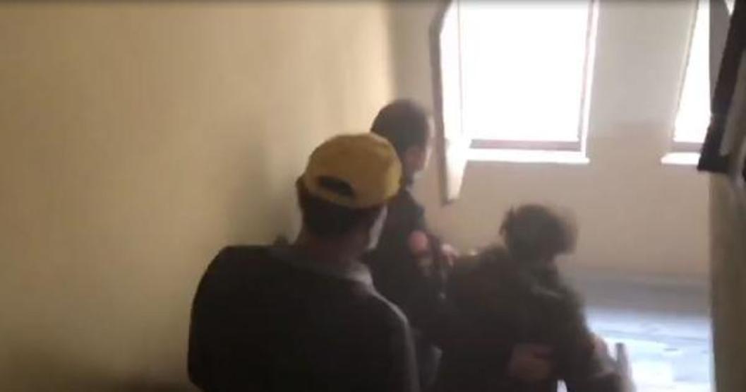 Yangında üst katta mahsur kalan 3’ü çocuk, 4 kişi kurtarıldı