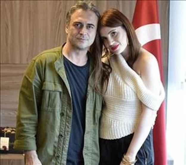Kutsi-Sibel Ülker çiftinden aşk pozu geldi