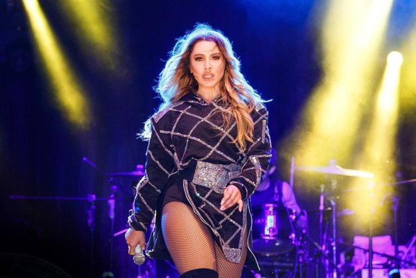 Hadise gelen yorumlara isyan etti: Roberto Carlos bacaklı dediler