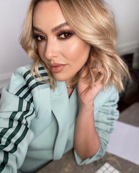 Hadise gelen yorumlara isyan etti: Roberto Carlos bacaklı dediler