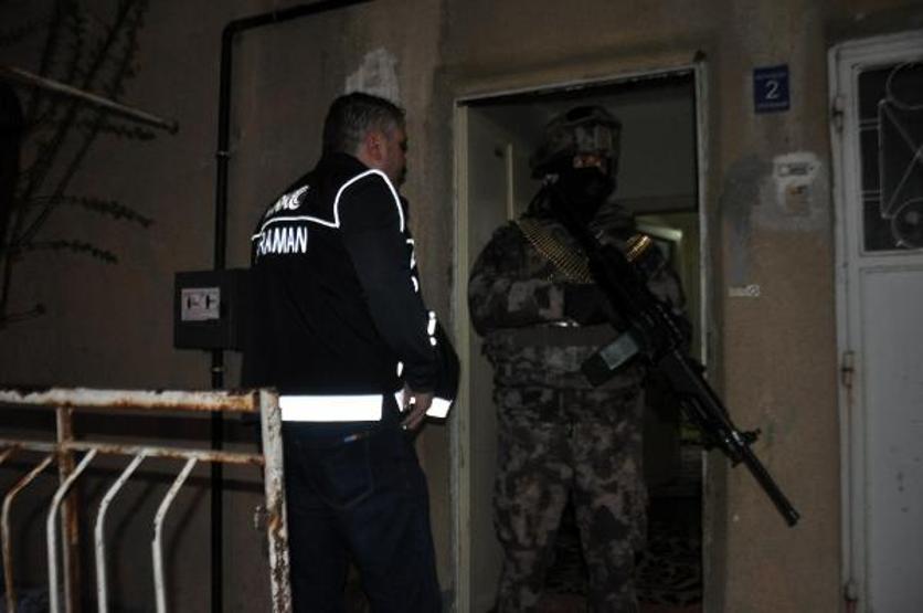 Tarım işçisi olarak gelip, uyuşturucu satan şebekeye operasyon
