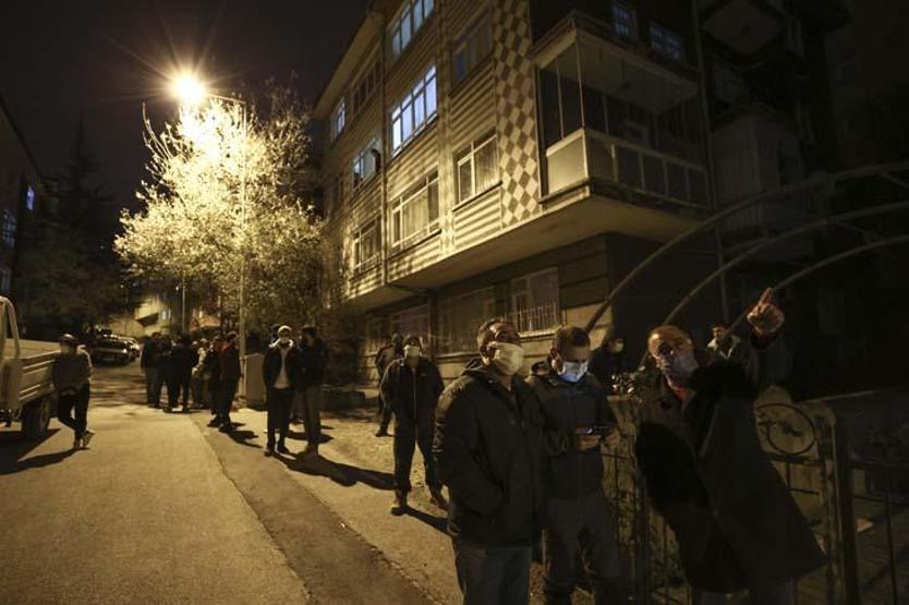 Ankarada çökme tehlikesi nedeniyle 8 katlı bina boşaltıldı
