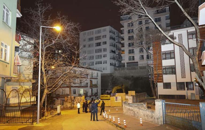 Ankarada çökme tehlikesi nedeniyle 8 katlı bina boşaltıldı