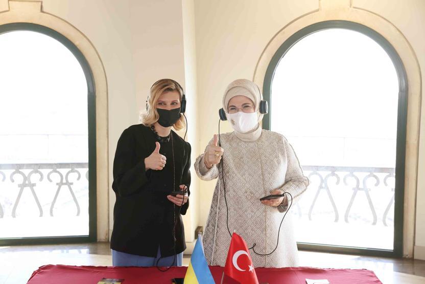 Emine Erdoğan, Ukrayna Devlet Başkanı Zelenskiynin eşi Olena Zelenska ile Galata Kulesini ziyaret etti