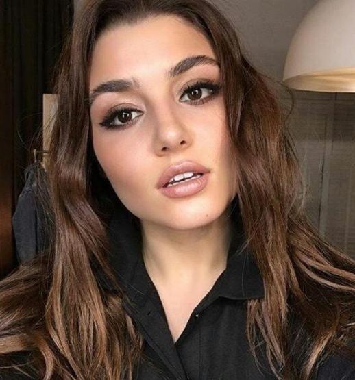 Hande Erçel ev halini paylaştı Şıklığının fiyatı dudak uçuklattı