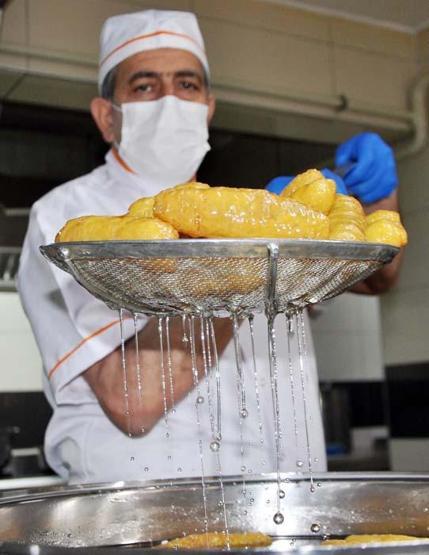 Ramazanın vazgeçilmez tatlısı; kadayıf dolması
