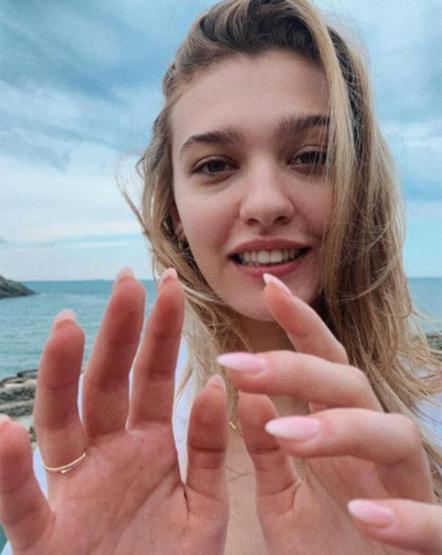 Melisa Döngelin bikinili pozları Guido Senianın dikkatini çekti