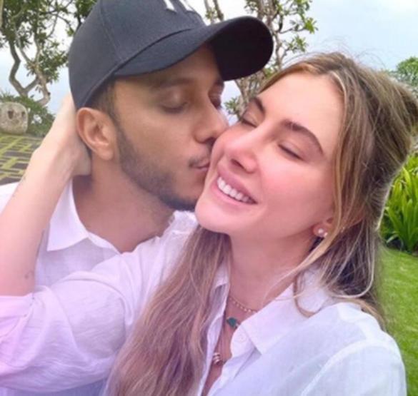 Melisa Döngelin bikinili pozları Guido Senianın dikkatini çekti