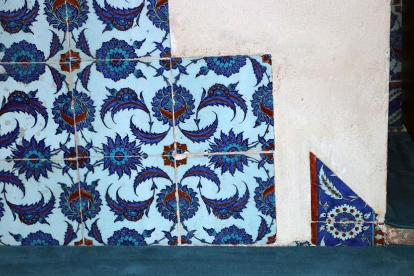 Adanada 19 yıl önce soyulan caminin çinileri, Londrada müzayededen çıktı