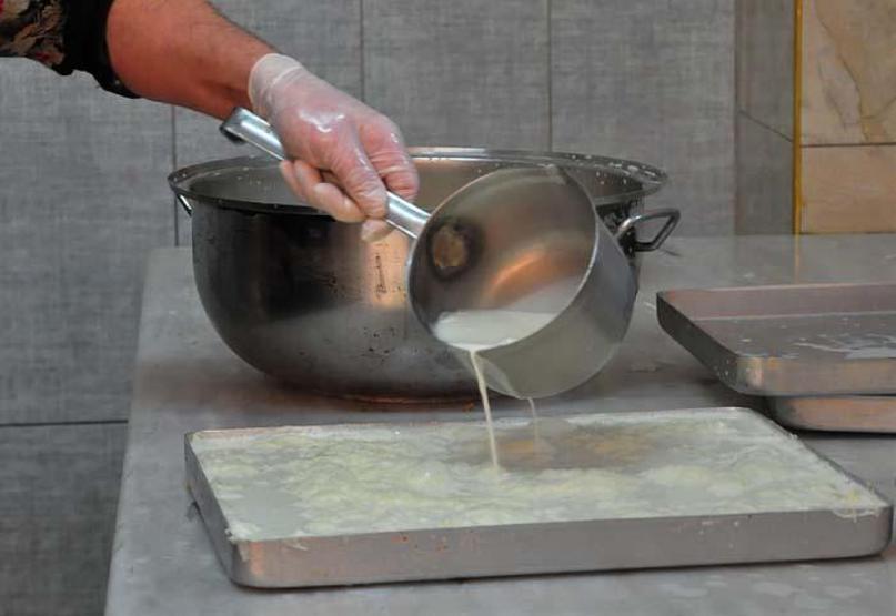 Ramazan sofralarının vazgeçilmez lezzeti; Güllaç