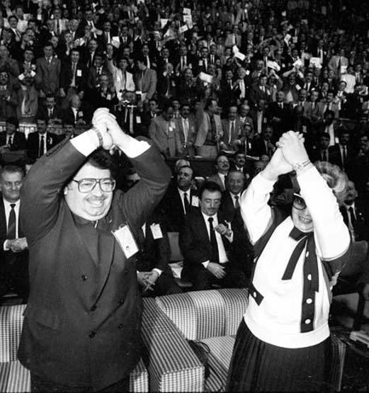 8. Cumhurbaşkanı Özalın ölümünün üzerinden 28 yıl geçti