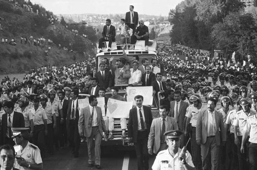 8. Cumhurbaşkanı Özalın ölümünün üzerinden 28 yıl geçti
