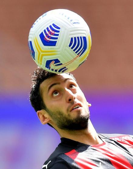Son dakika... Hakan Çalhanoğlu için PSG iddiası