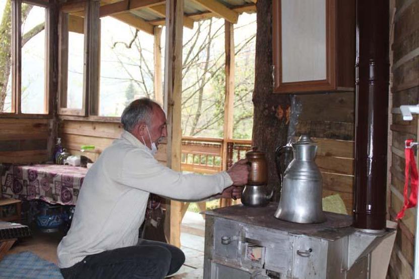 Gören bir daha bakıyor Koronavirüsten kaçmak için yaptı