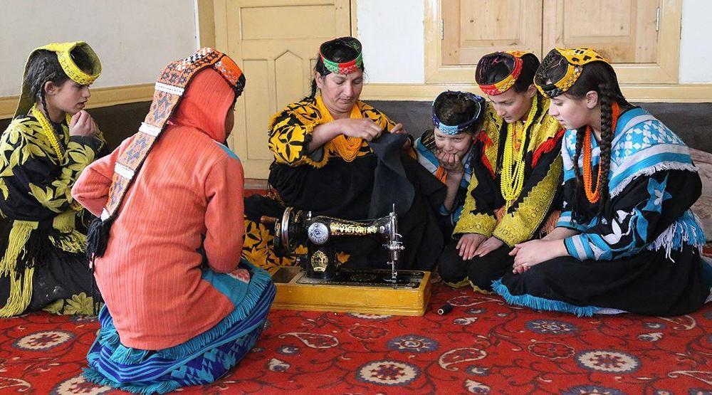 Büyük İskenderin kayıp kabilesi: Kalaşlar Erkekler boşanamıyor, kadınlar başlık parası veriyor...