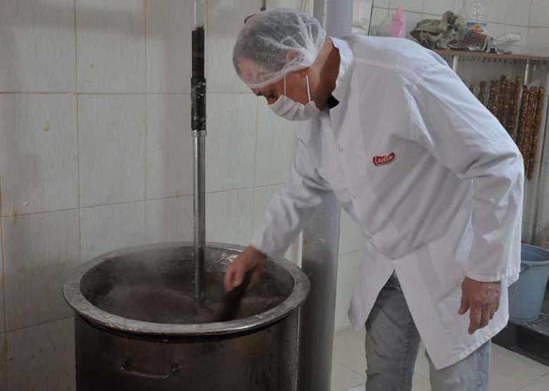 Manisada sadece Ramazanda üretiliyor Sofraların vazgeçilmezi; Ramazan sucuğu