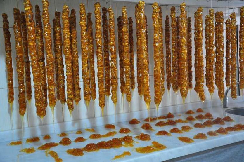 Manisada sadece Ramazanda üretiliyor Sofraların vazgeçilmezi; Ramazan sucuğu