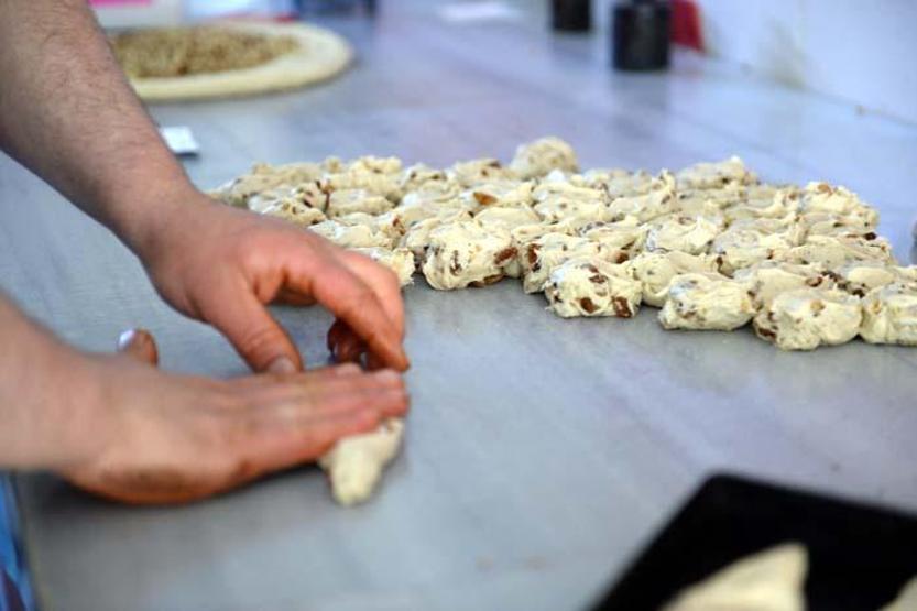 Tokat çöreği ramazan sofralarını süslüyor