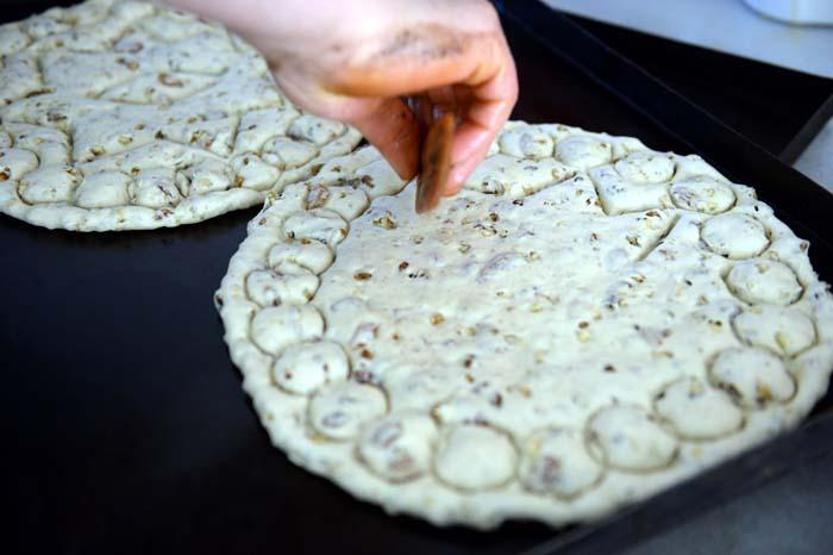 Tokat çöreği ramazan sofralarını süslüyor