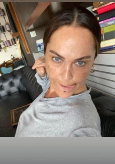 Hülya Avşar’dan makyajsız fotoğraf