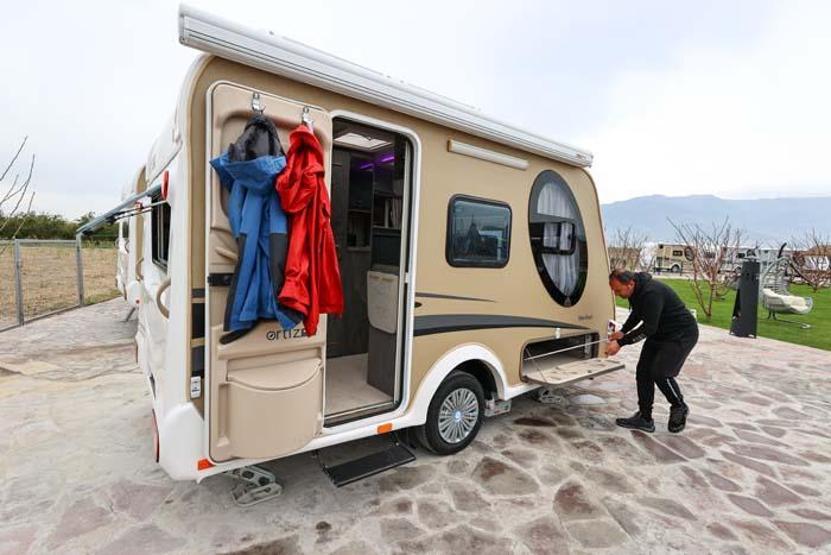 Tatile çıktığı karavan hayatını değiştirdi Şimdi yurt dışından bile talep yağıyor