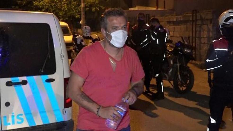 Kız arkadaşını dövüp, ayırmak isteyen komşunun yüzünü çatalla yaraladı