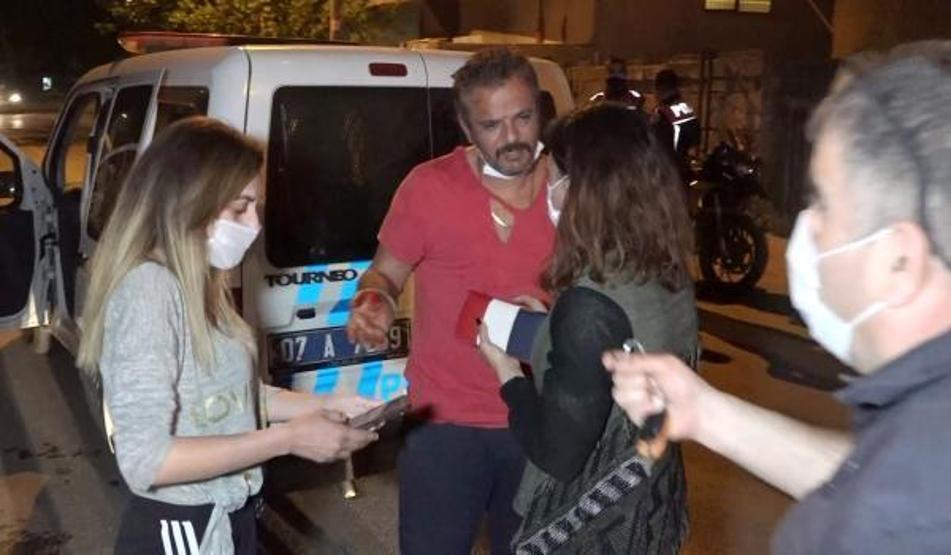 Kız arkadaşını dövüp, ayırmak isteyen komşunun yüzünü çatalla yaraladı