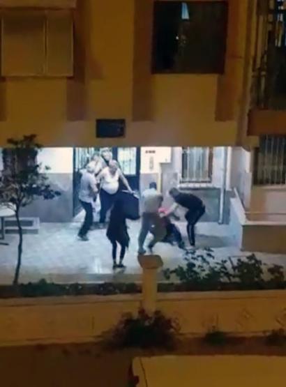 Kız arkadaşını dövüp, ayırmak isteyen komşunun yüzünü çatalla yaraladı