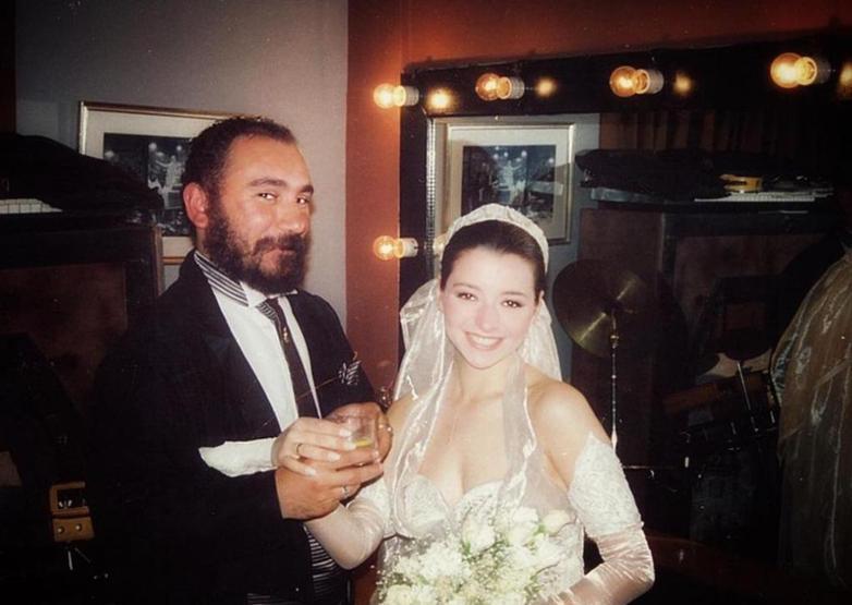 Ünlü çift ilk kez paylaştı: 26 Nisan 1993 resmi tarih