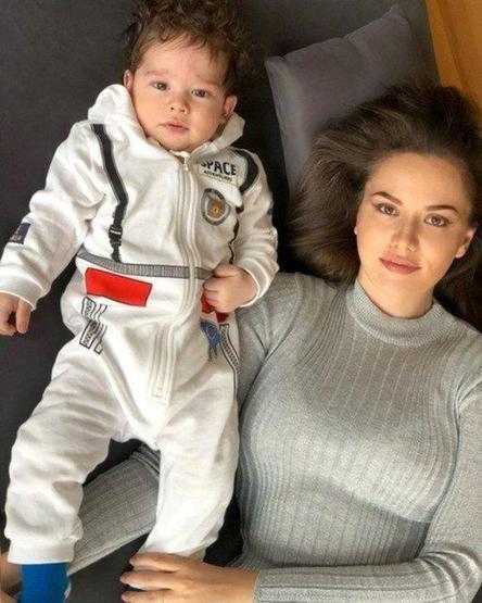 Fahriye Evcenin sözleri takipçilerini gülümsetti: Karan yemeğini yedi mi acaba
