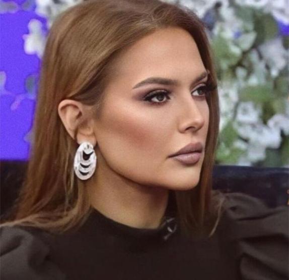 Danla Bilic ile Poyraz Teoman evlendi mi Demet Akalının yorumu kafa karıştırdı