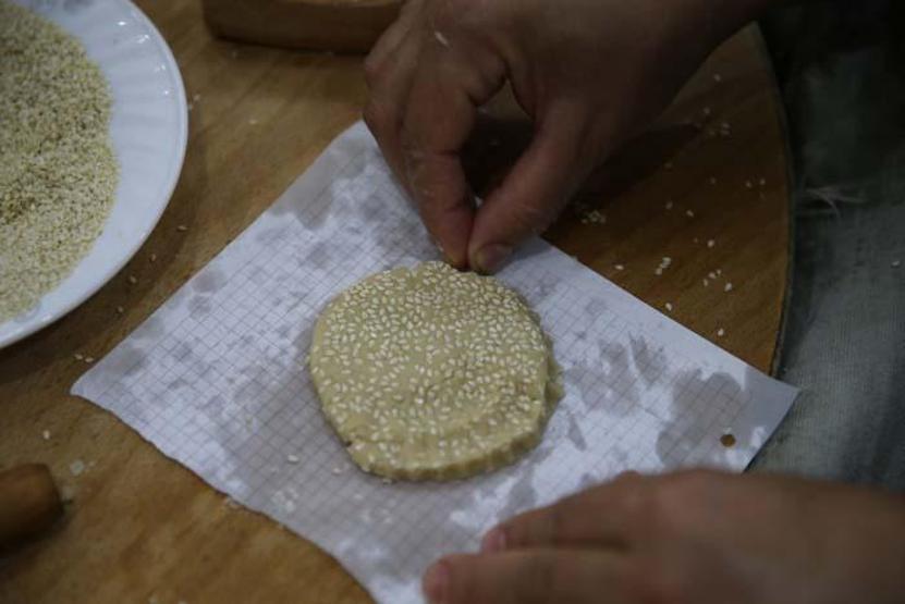 Hatayda ramazan kurabiyesi kömbenin yapımı tatlı telaşla başladı