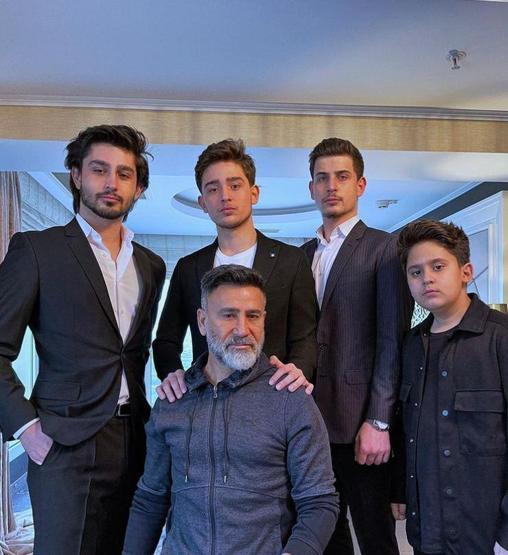İzzet Yıldızhan ile çocuklarının pozu yine olay yarattı