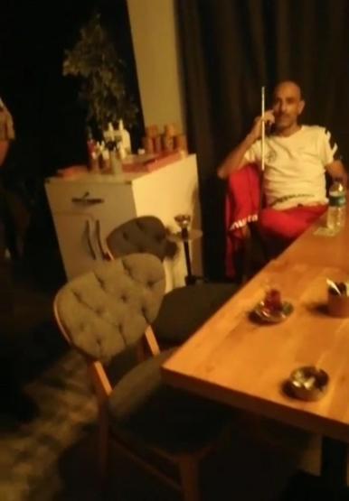 Tam kapanmada nargile keyfi yaparken yakalandılar