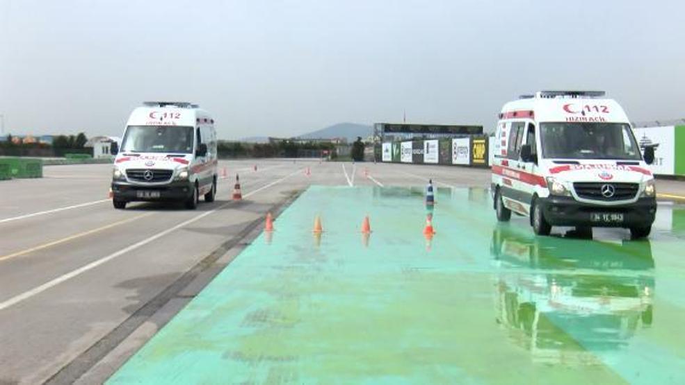 Ambulans şoförleri Formula 1 pistinde